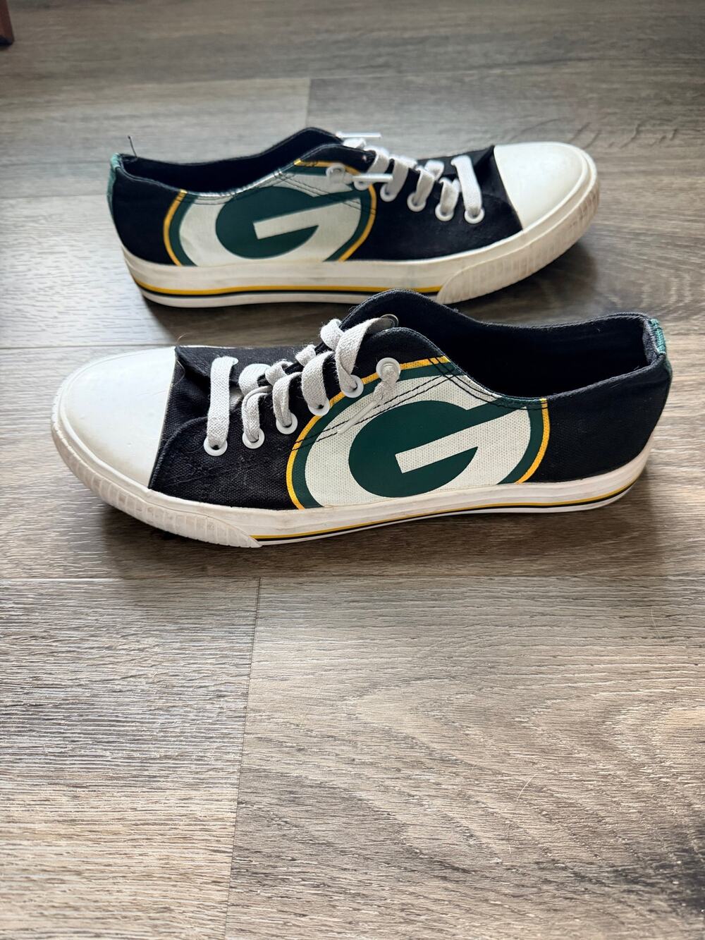 FOCO Green Bay Packers shoes men’s size 8